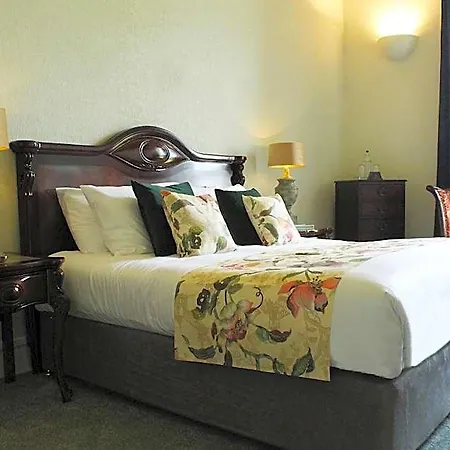 Ennismore House Hotel *